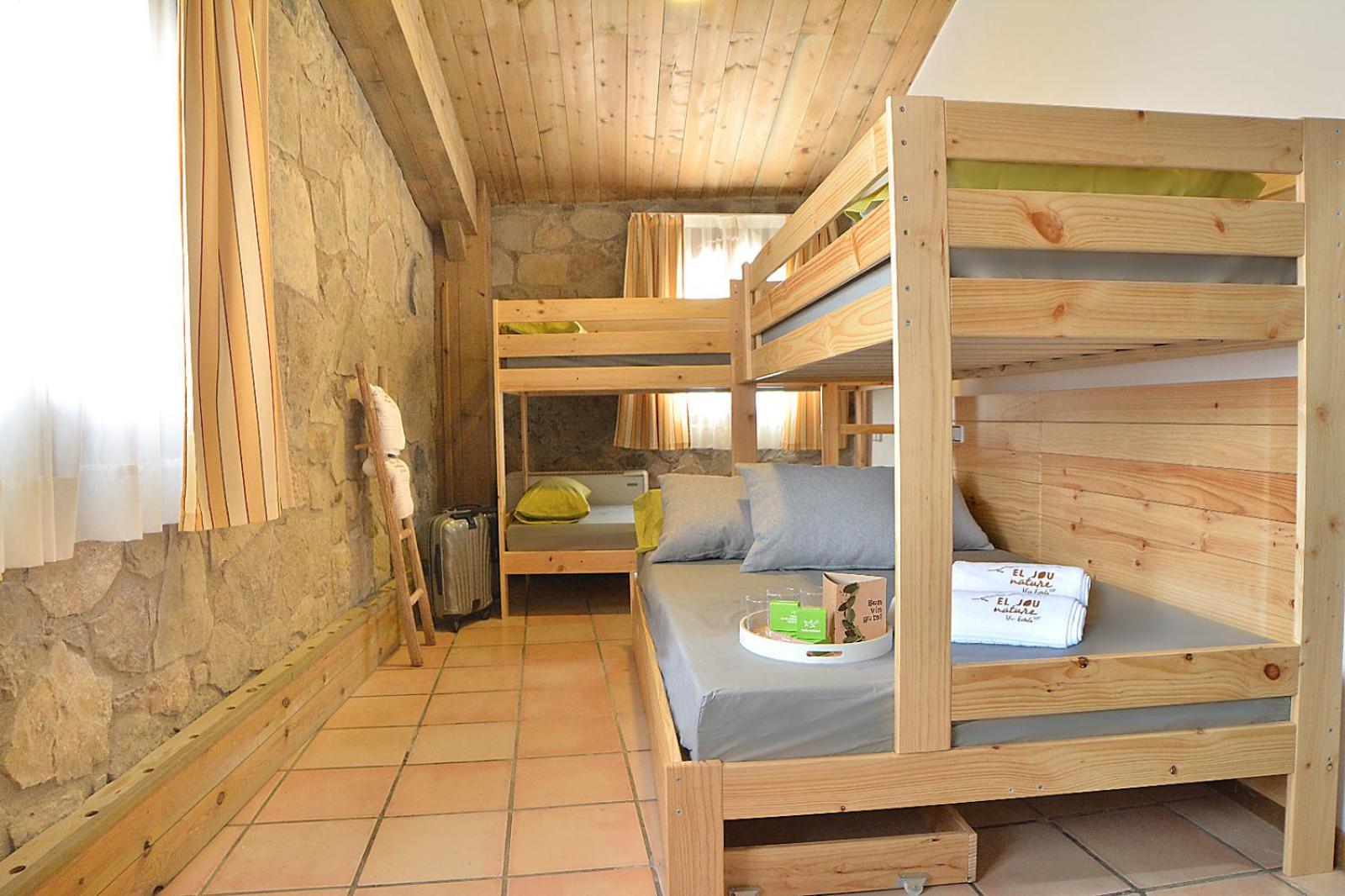 Hotel Familiar El Jou Nature Sant Corneli Habitación foto
