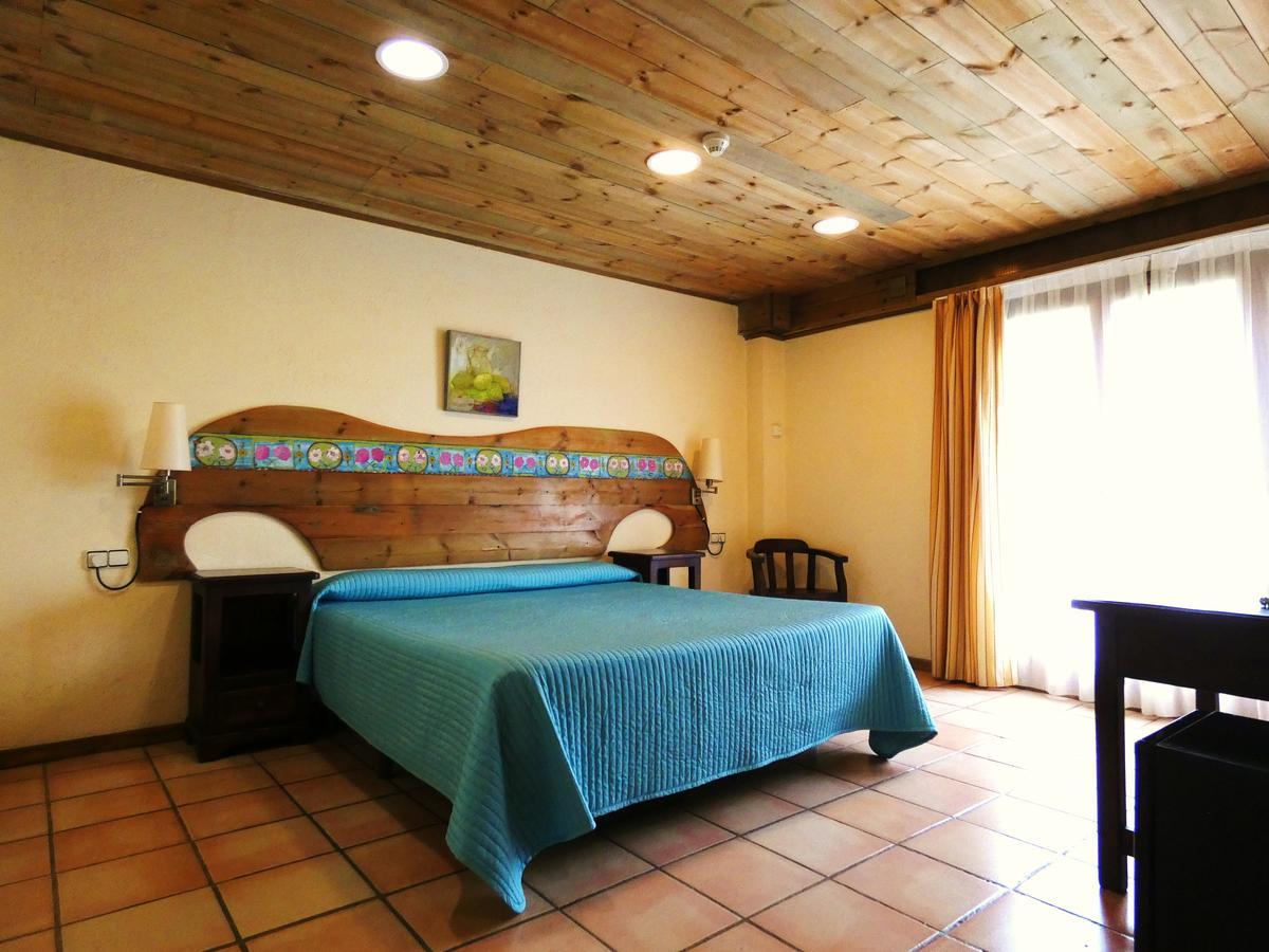 Hotel Familiar El Jou Nature Sant Corneli Exterior foto